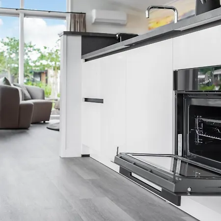 2 Bedroom Lovely In