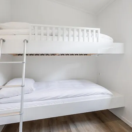 2 Bedroom Lovely In *