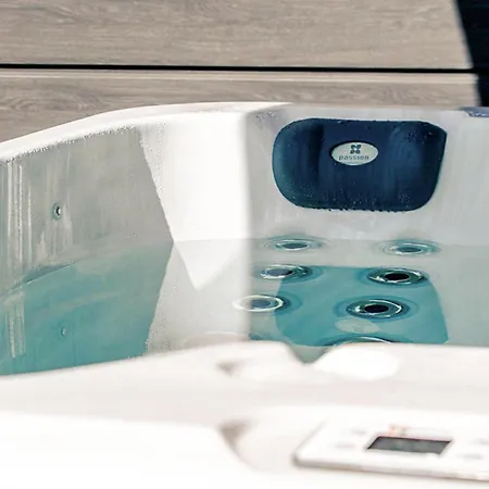 In With Jacuzzi Tatil Evi