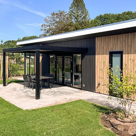 2 Bedroom Lovely In *
