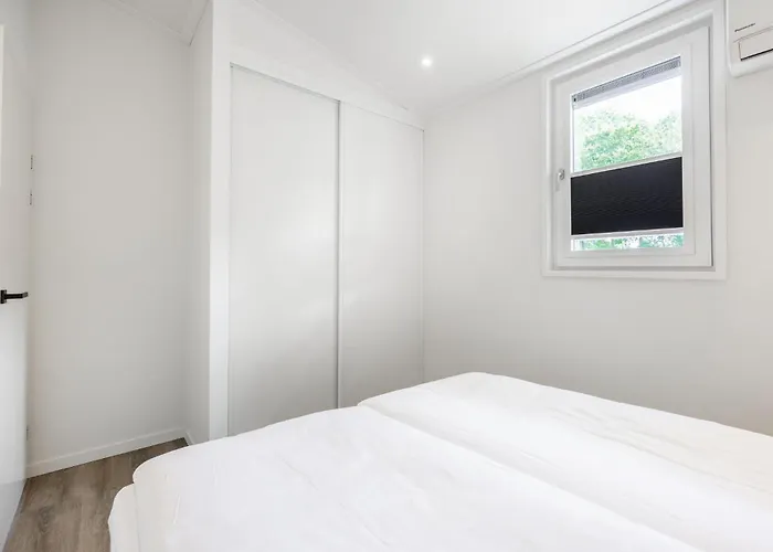 Dom wakacyjny 2 Bedroom Lovely In *