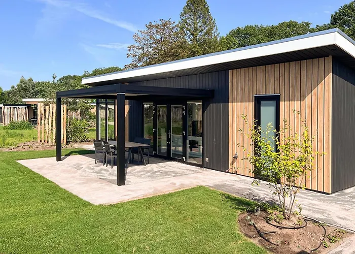 2 Bedroom Lovely In *